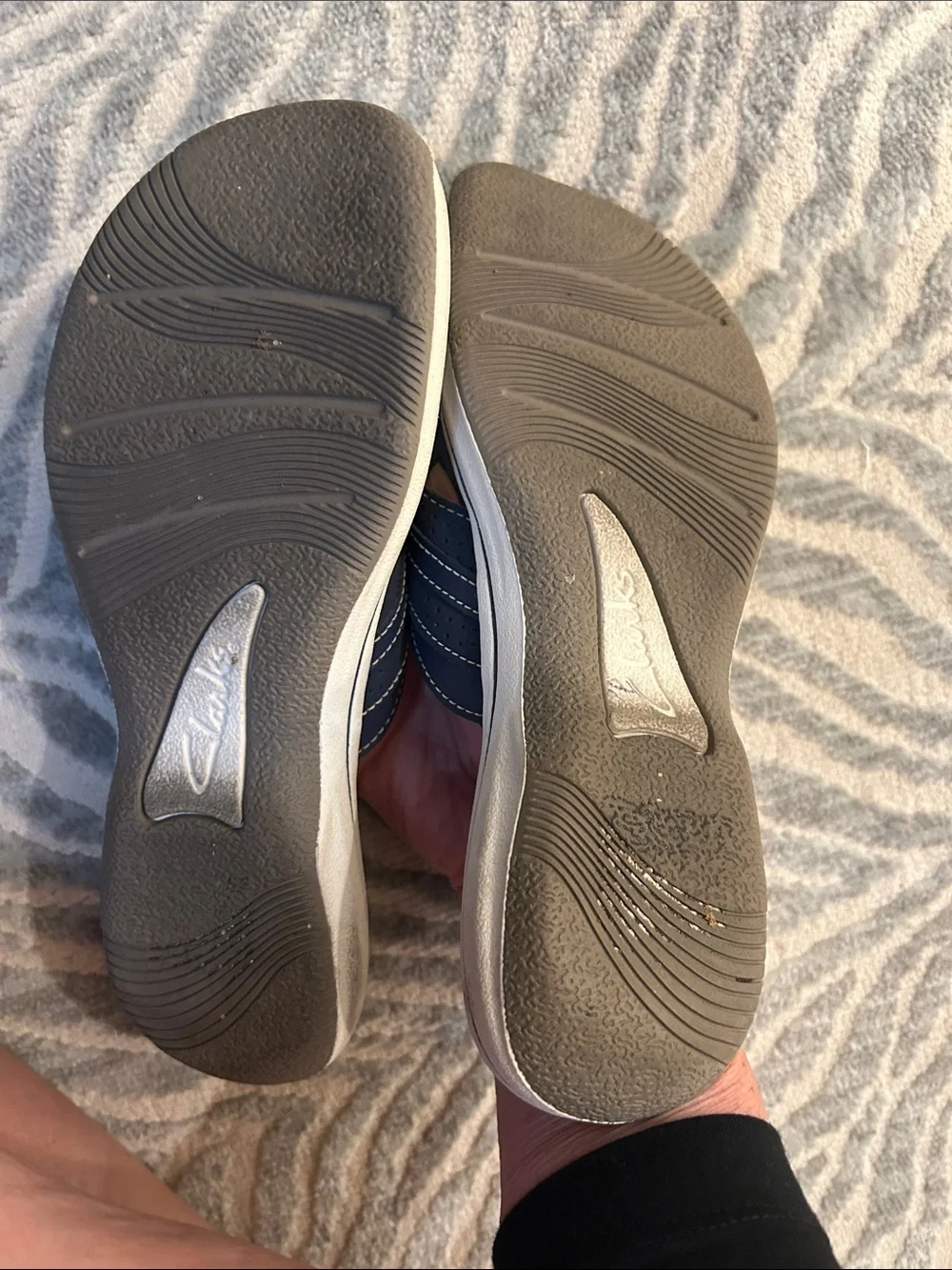 Clark’s Cloudsteppers Water Flip Flops Size 7